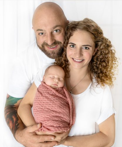Neugeborenenfotografie Thurgau Babyfotograf Thurgau Neugeborenen Shooting Weinfelden Neugeborenen Fotograf Wil Baby Fotoshooting Frauenfeld Newborn Fotografie Schweiz Professionelle Babyfotos Thurgau Neugeborenen Shooting Studio Thurgau Natürliches Babyshooting Wil Familienfotograf Weinfelden Newborn Fotoshooting Frauenfeld Babyfotografie mit Requisiten Thurgau
