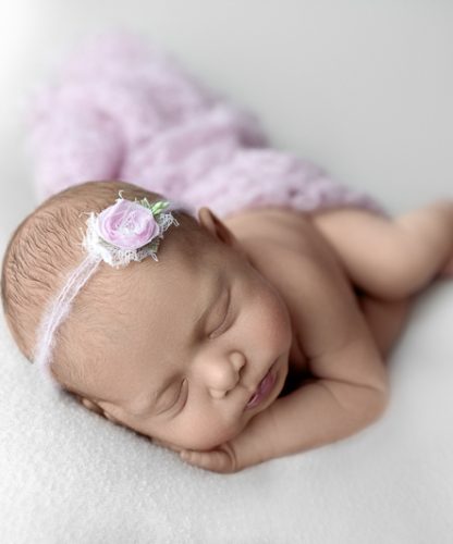 Neugeborenenfotografie Thurgau Babyfotograf Thurgau Neugeborenen Shooting Weinfelden Neugeborenen Fotograf Wil Baby Fotoshooting Frauenfeld Newborn Fotografie Schweiz Professionelle Babyfotos Thurgau Neugeborenen Shooting Studio Thurgau Natürliches Babyshooting Wil Familienfotograf Weinfelden Newborn Fotoshooting Frauenfeld Babyfotografie mit Requisiten Thurgau
