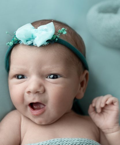Neugeborenenfotografie Thurgau Babyfotograf Thurgau Neugeborenen Shooting Weinfelden Neugeborenen Fotograf Wil Baby Fotoshooting Frauenfeld Newborn Fotografie Schweiz Professionelle Babyfotos Thurgau Neugeborenen Shooting Studio Thurgau Natürliches Babyshooting Wil Familienfotograf Weinfelden Newborn Fotoshooting Frauenfeld Babyfotografie mit Requisiten Thurgau