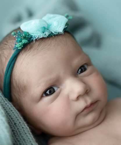 Neugeborenenfotografie Thurgau Babyfotograf Thurgau Neugeborenen Shooting Weinfelden Neugeborenen Fotograf Wil Baby Fotoshooting Frauenfeld Newborn Fotografie Schweiz Professionelle Babyfotos Thurgau Neugeborenen Shooting Studio Thurgau Natürliches Babyshooting Wil Familienfotograf Weinfelden Newborn Fotoshooting Frauenfeld Babyfotografie mit Requisiten Thurgau