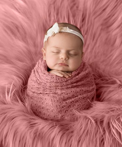 Neugeborenenfotografie Thurgau Babyfotograf Thurgau Neugeborenen Shooting Weinfelden Neugeborenen Fotograf Wil Baby Fotoshooting Frauenfeld Newborn Fotografie Schweiz Professionelle Babyfotos Thurgau Neugeborenen Shooting Studio Thurgau Natürliches Babyshooting Wil Familienfotograf Weinfelden Newborn Fotoshooting Frauenfeld Babyfotografie mit Requisiten Thurgau