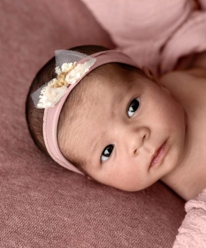 Neugeborenenfotografie Thurgau Babyfotograf Thurgau Neugeborenen Shooting Weinfelden Neugeborenen Fotograf Wil Baby Fotoshooting Frauenfeld Newborn Fotografie Schweiz Professionelle Babyfotos Thurgau Neugeborenen Shooting Studio Thurgau Natürliches Babyshooting Wil Familienfotograf Weinfelden Newborn Fotoshooting Frauenfeld Babyfotografie mit Requisiten Thurgau