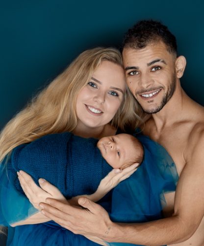 Neugeborenenfotografie Thurgau Babyfotograf Thurgau Neugeborenen Shooting Weinfelden Neugeborenen Fotograf Wil Baby Fotoshooting Frauenfeld Newborn Fotografie Schweiz Professionelle Babyfotos Thurgau Neugeborenen Shooting Studio Thurgau Natürliches Babyshooting Wil Familienfotograf Weinfelden Newborn Fotoshooting Frauenfeld Babyfotografie mit Requisiten Thurgau
