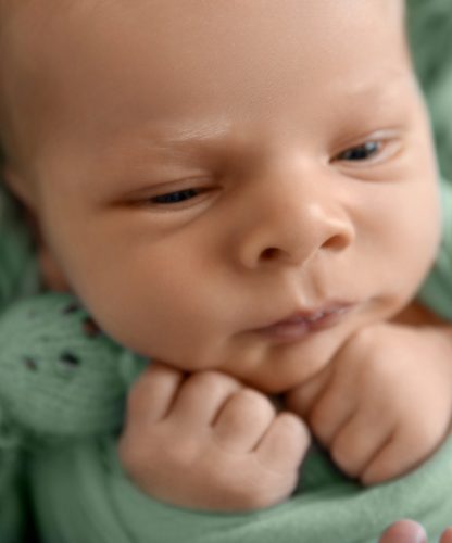 Neugeborenenfotografie Thurgau Babyfotograf Thurgau Neugeborenen Shooting Weinfelden Neugeborenen Fotograf Wil Baby Fotoshooting Frauenfeld Newborn Fotografie Schweiz Professionelle Babyfotos Thurgau Neugeborenen Shooting Studio Thurgau Natürliches Babyshooting Wil Familienfotograf Weinfelden Newborn Fotoshooting Frauenfeld Babyfotografie mit Requisiten Thurgau