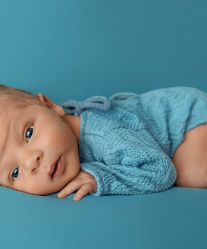 Neugeborenenfotografie Thurgau Babyfotograf Thurgau Neugeborenen Shooting Weinfelden Neugeborenen Fotograf Wil Baby Fotoshooting Frauenfeld Newborn Fotografie Schweiz Professionelle Babyfotos Thurgau Neugeborenen Shooting Studio Thurgau Natürliches Babyshooting Wil Familienfotograf Weinfelden Newborn Fotoshooting Frauenfeld Babyfotografie mit Requisiten Thurgau